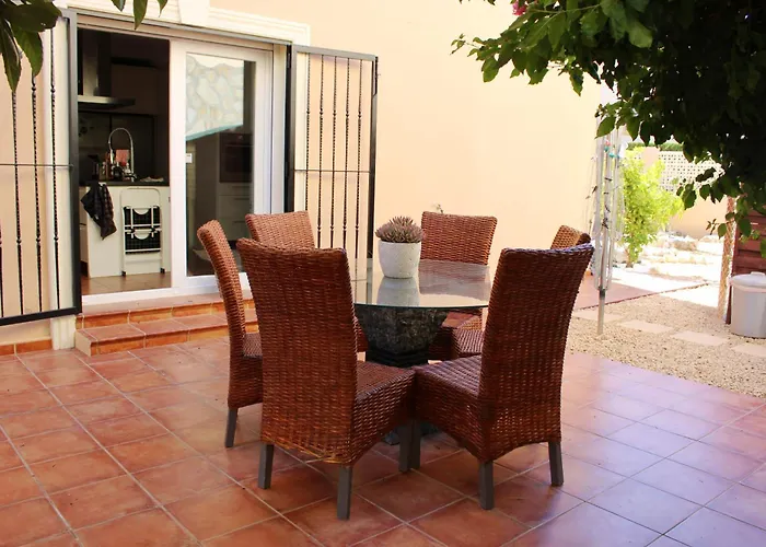 Ty Croeso-Entire Villa With Sea View